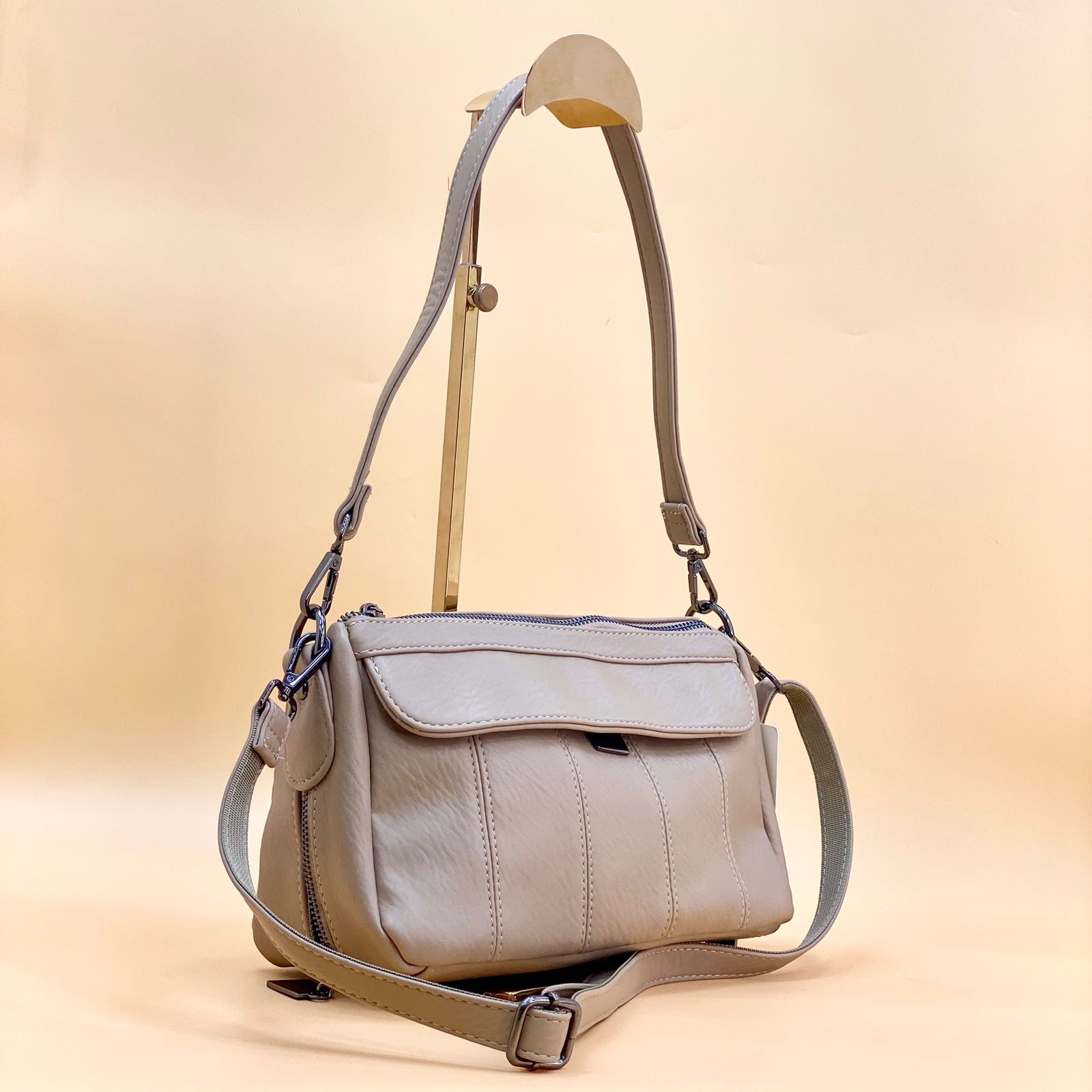 2024 Women's Handbags B537