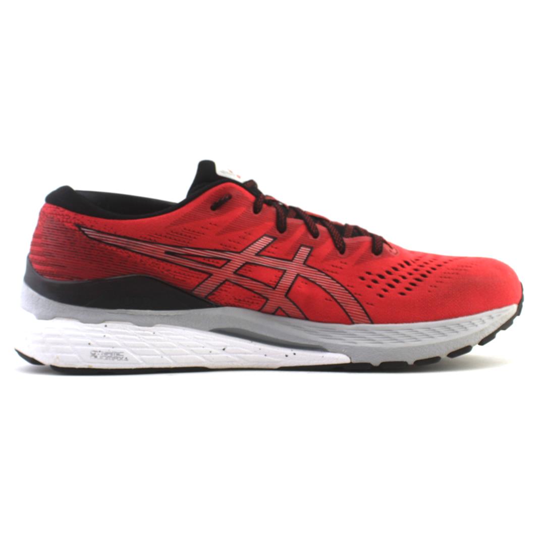 ASICS GEL-KAYANO 28 for improved running performance with enhanced cushioning and stability.