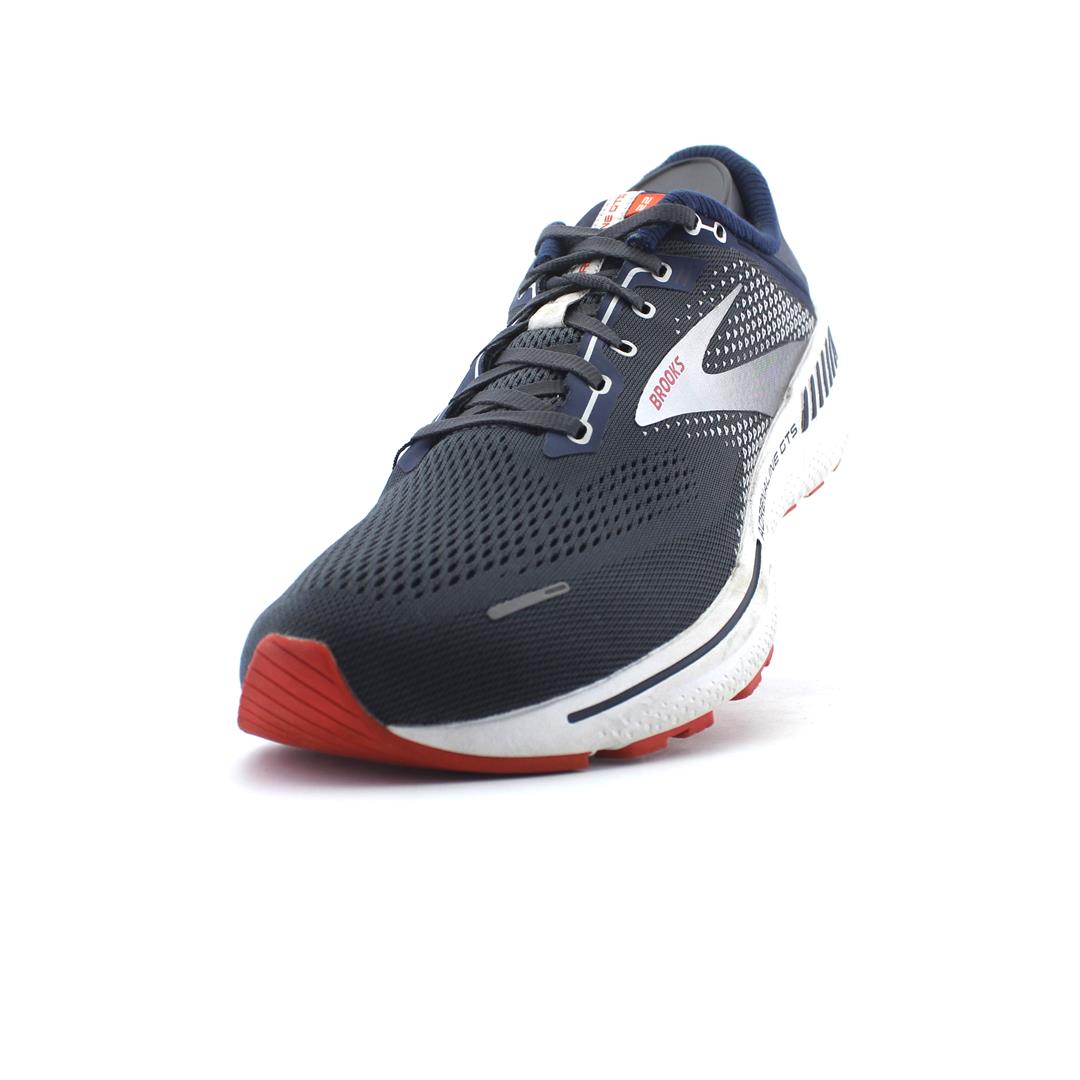 Brooks Adrenaline GTS 22 running shoe