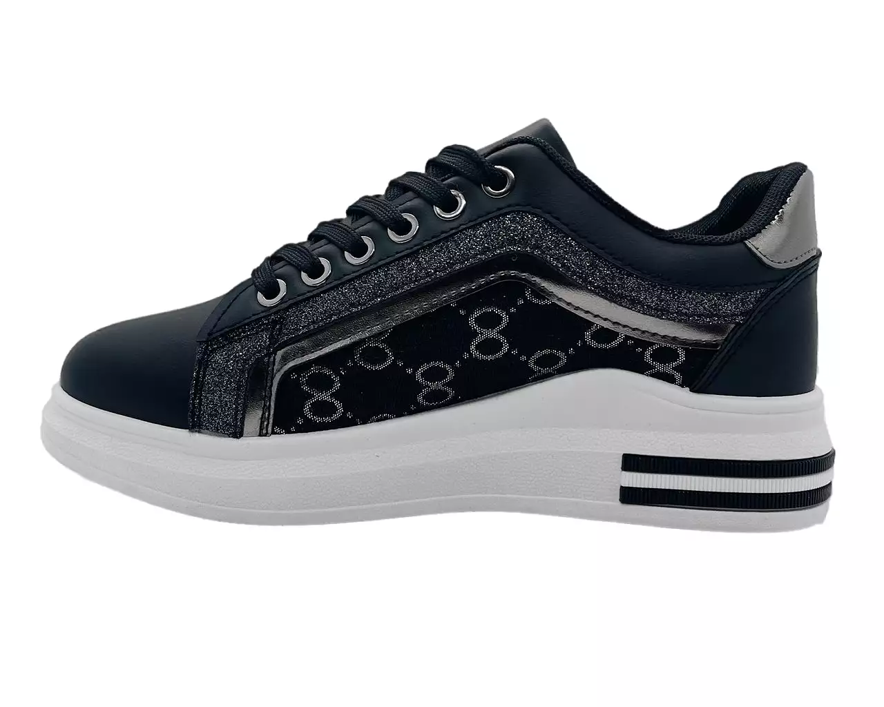 Casual lace-up trainers for women.