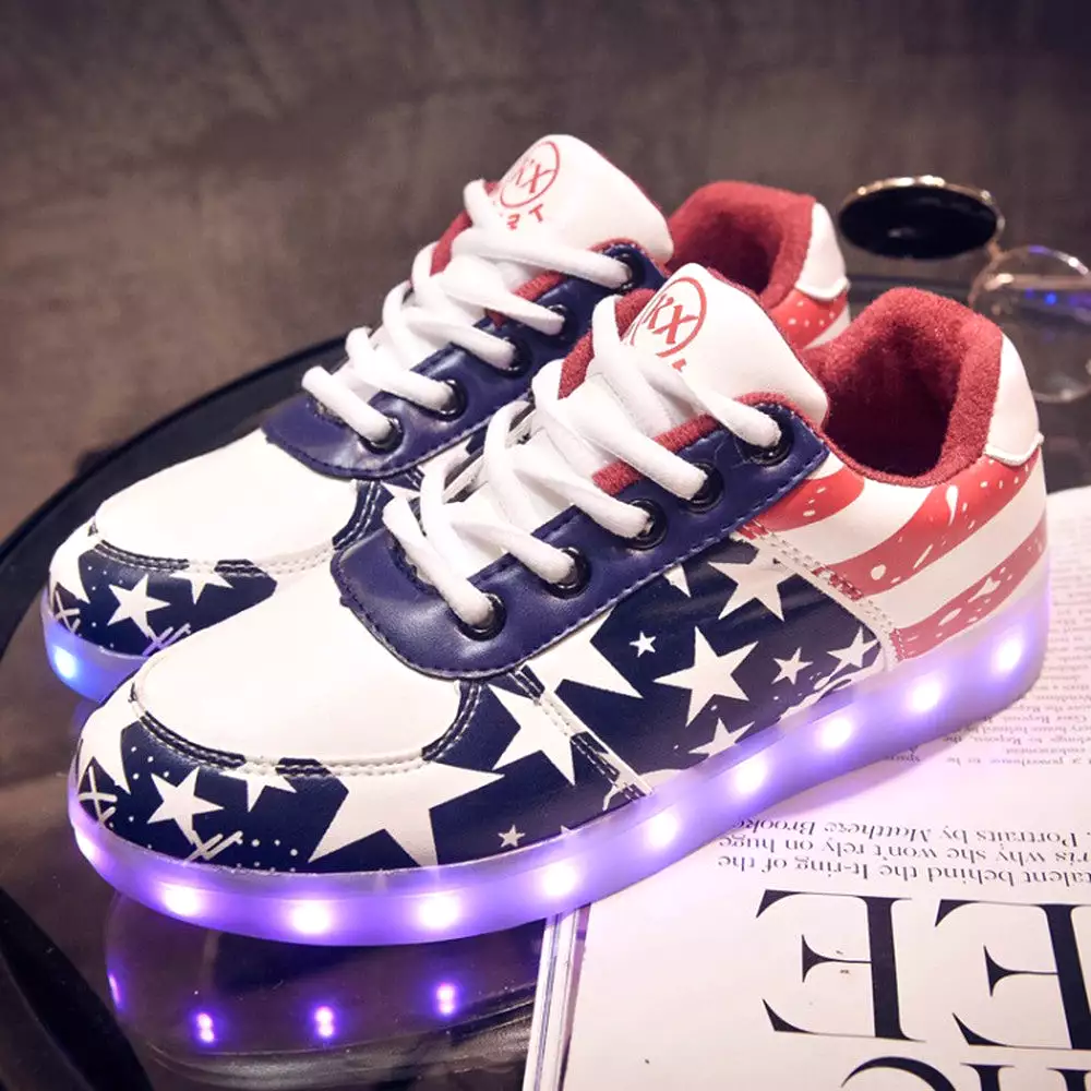 DoGeek US Flag LED Light Up Shoes - Unisex - Boys - Girls - Adults - 35 EU-46 EU - Choose Half Size Up