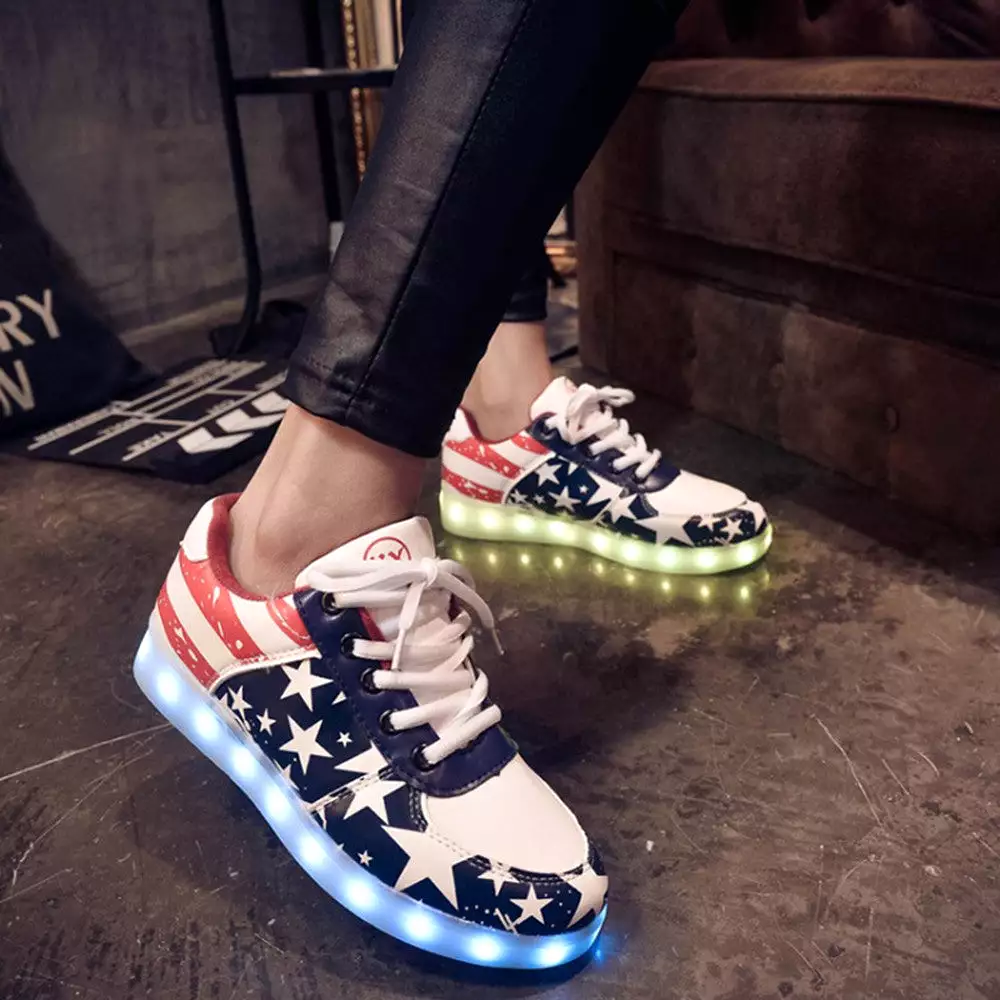 DoGeek US Flag LED Light Up Shoes - Unisex - Boys - Girls - Adults - 35 EU-46 EU - Choose Half Size Up