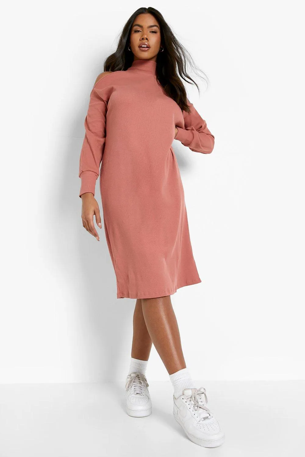 Elegant Long Sleeve Midi Dress Featuring Turtleneck Neckline