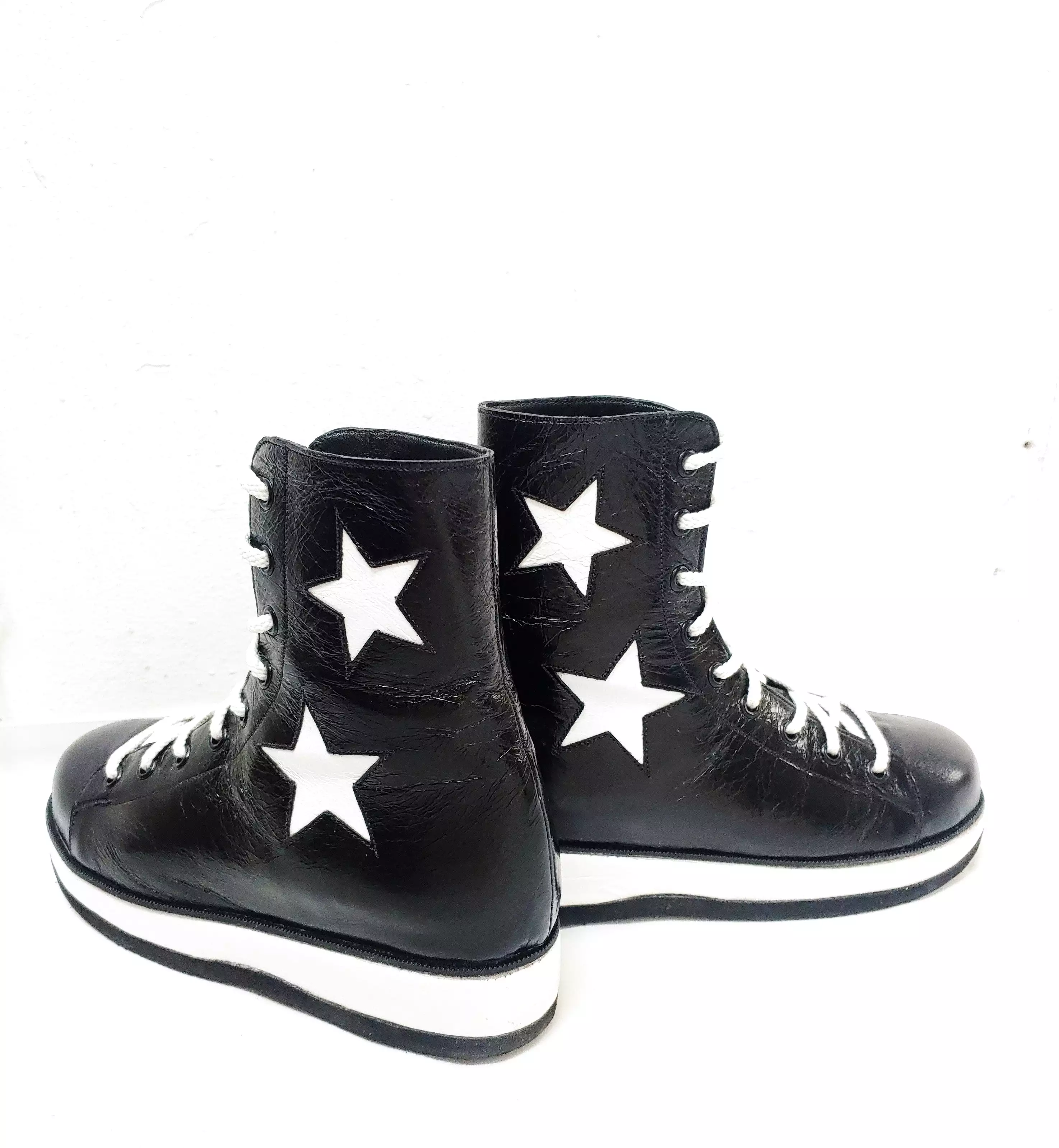 Harry Hi-Tops - Buy Trendy Hi-Top Sneakers Online at Affordable Prices.