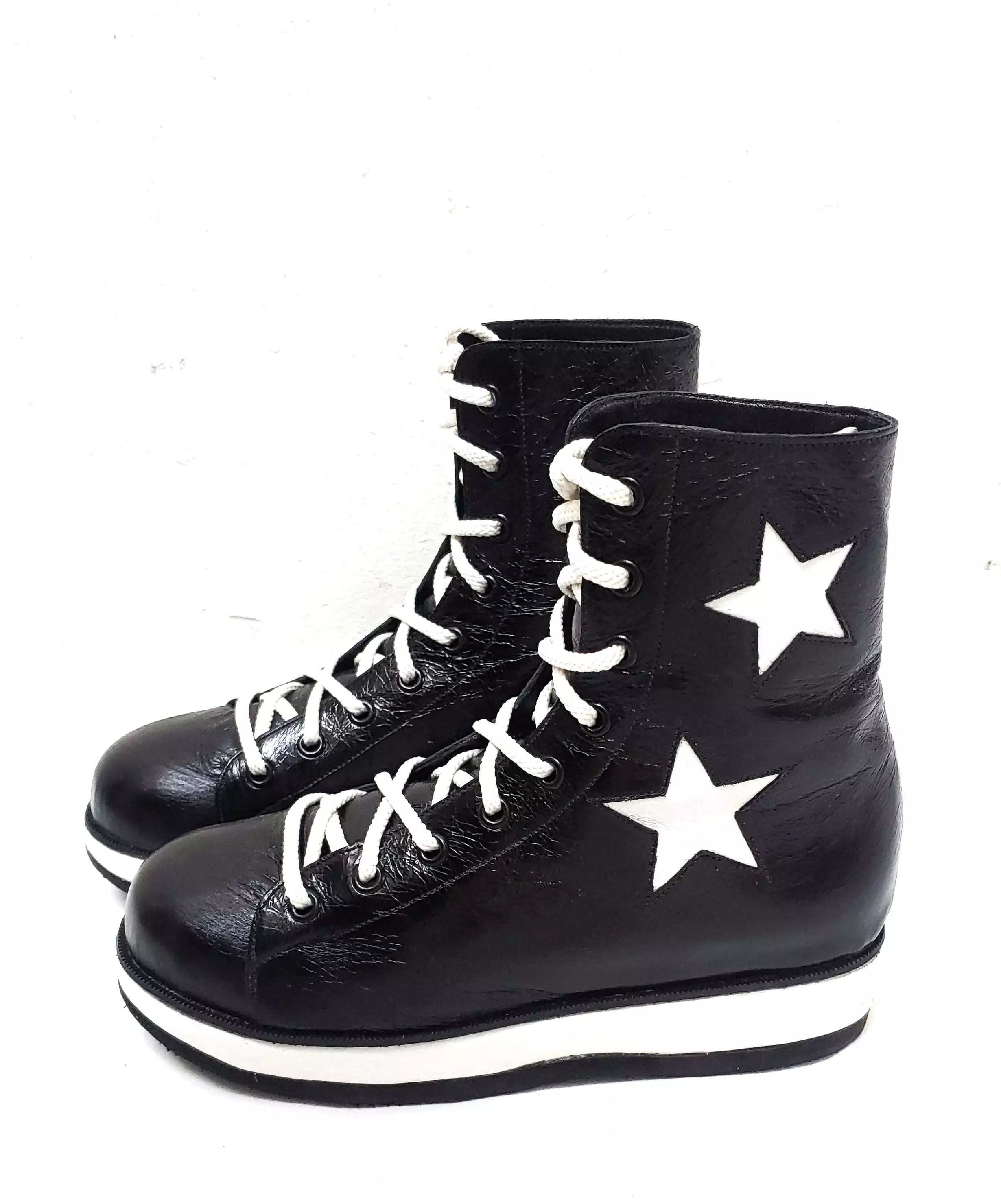 Harry Hi-Tops - Buy Trendy Hi-Top Sneakers Online at Affordable Prices.