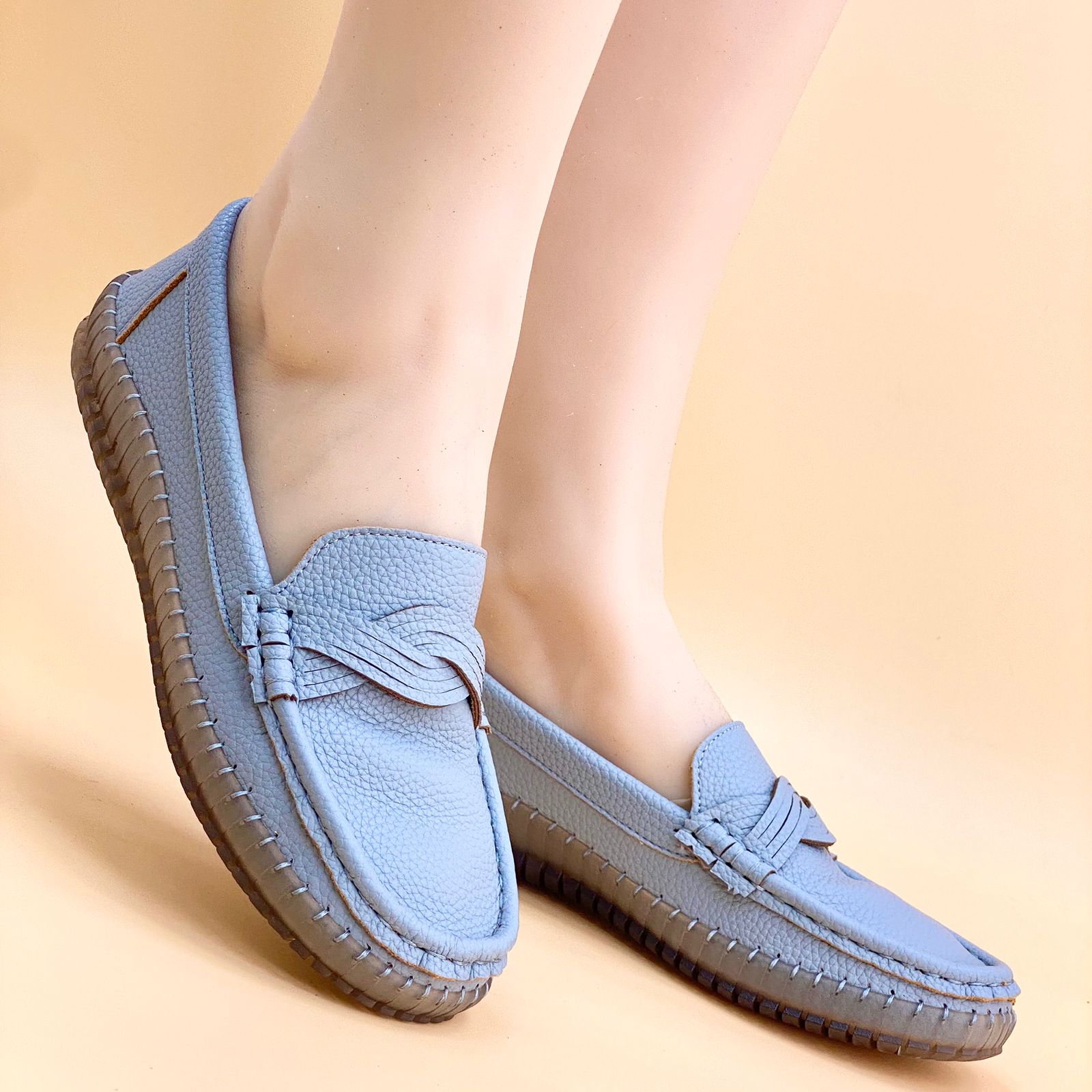 Latest women's footwear, stylish W675 shoes