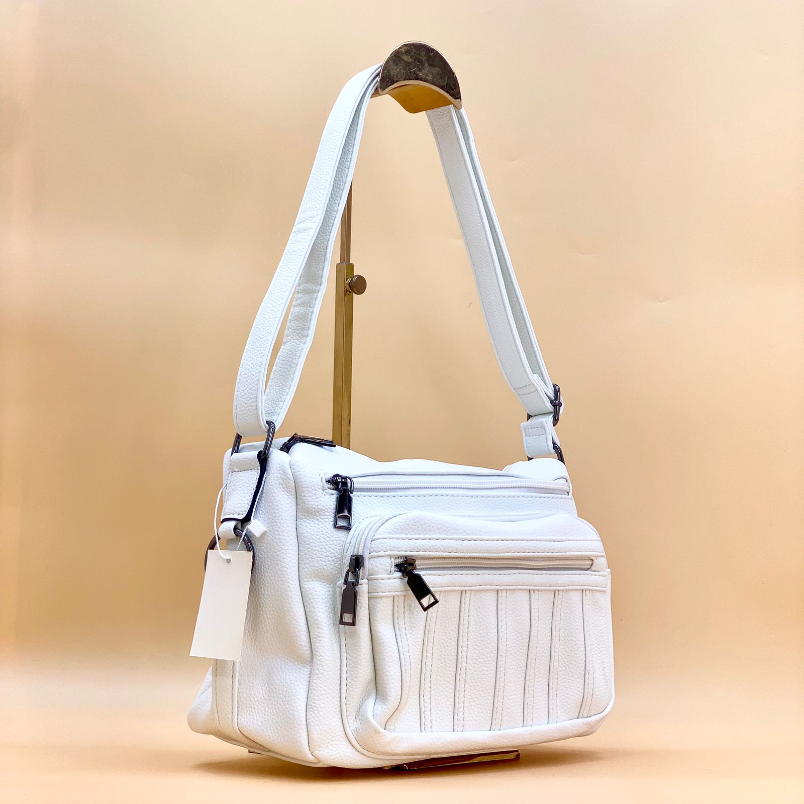 New arrivals 2024: Trendy women's handbags - model B540.