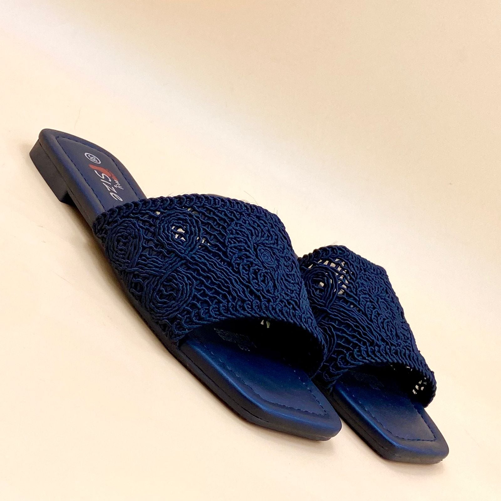 NEW, SL7 Women's Slippers