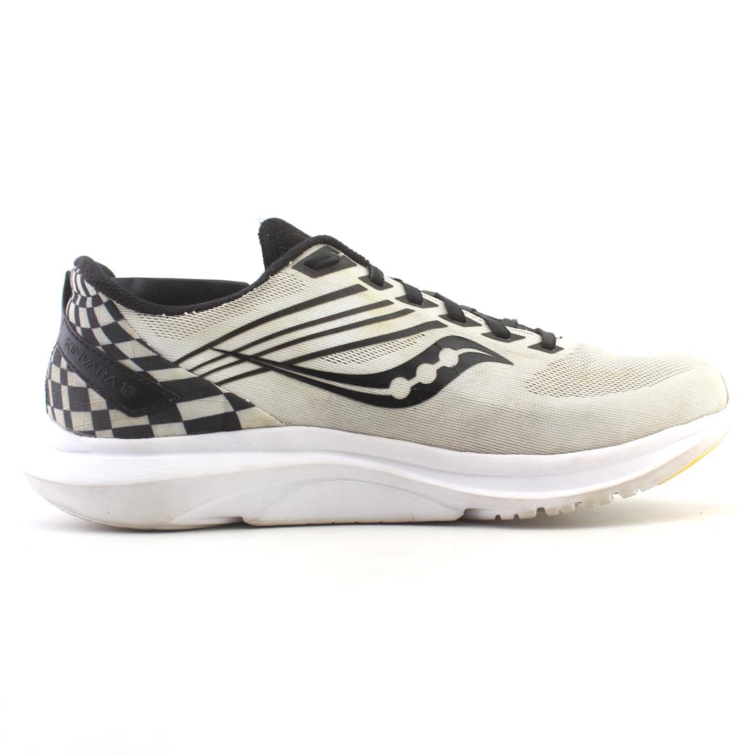 Saucony Kinvara 12 running shoes