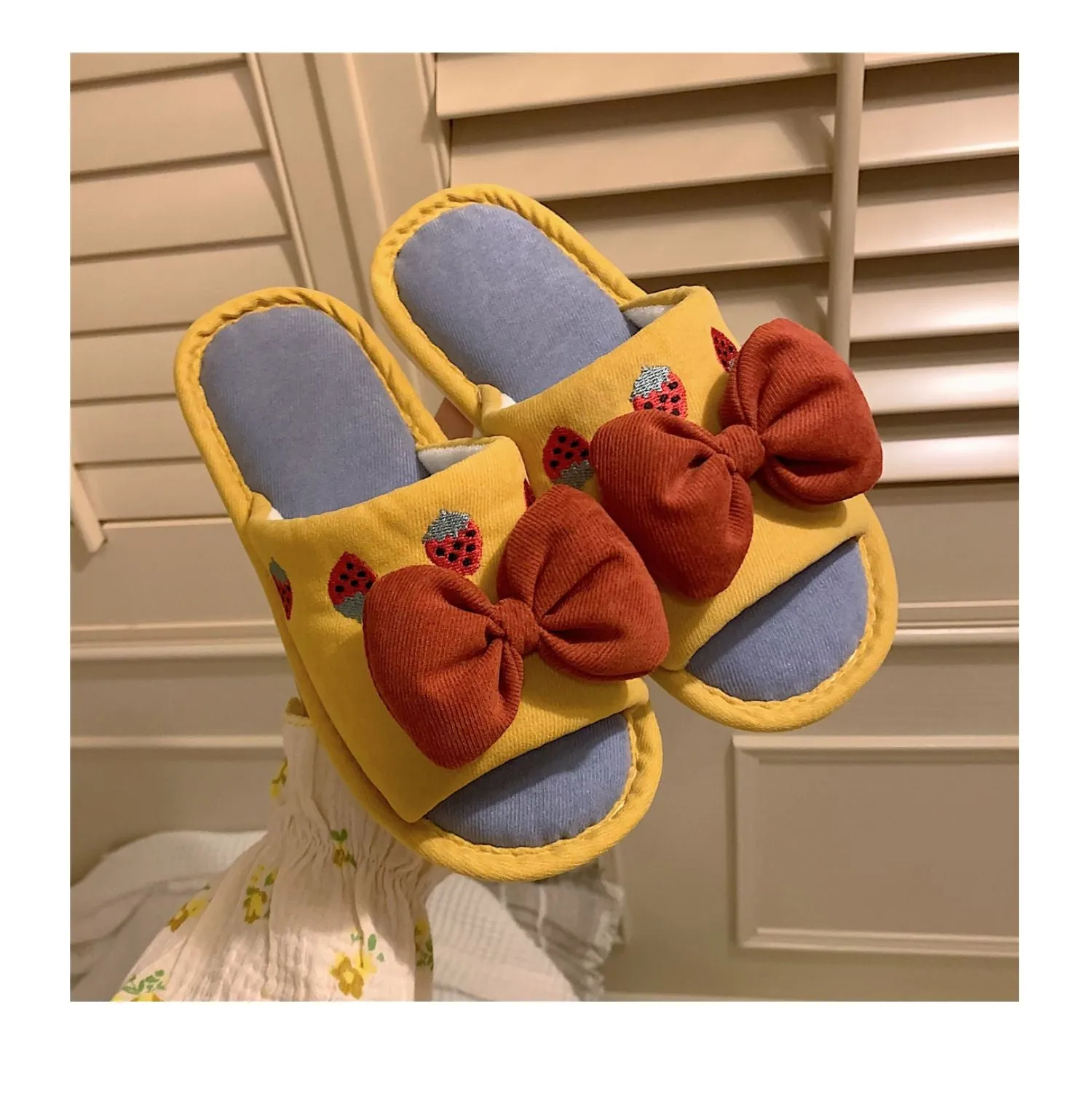 Soft and Cozy Bow Slippers made of Cotton