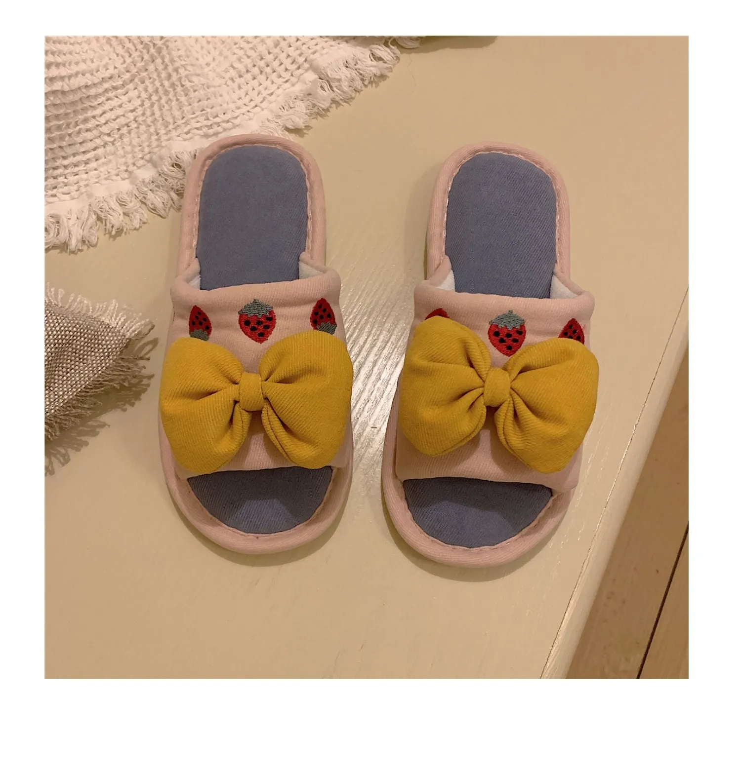 Soft and Cozy Bow Slippers made of Cotton