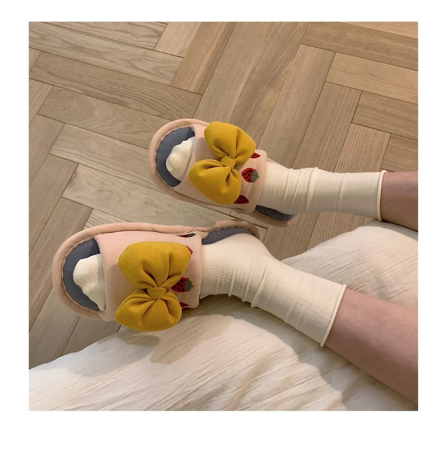 Soft and Cozy Bow Slippers made of Cotton