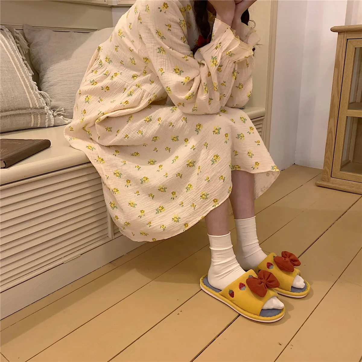 Soft and Cozy Bow Slippers made of Cotton