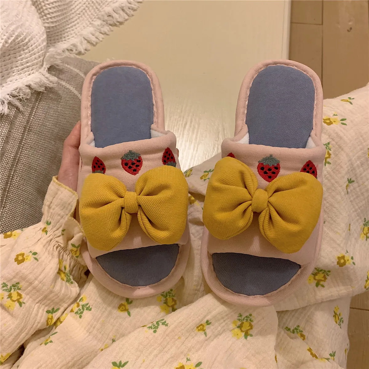 Soft and Cozy Bow Slippers made of Cotton