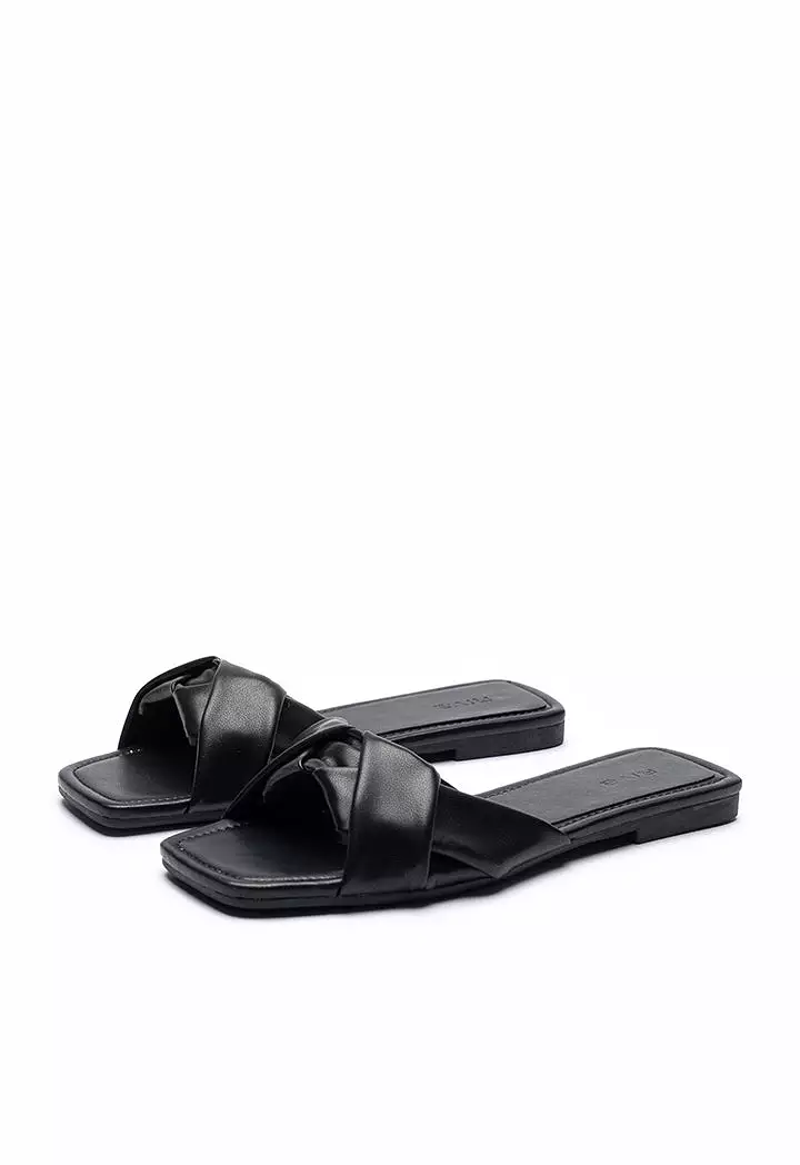 Strappy Flat Sandals - Twisted Single Band