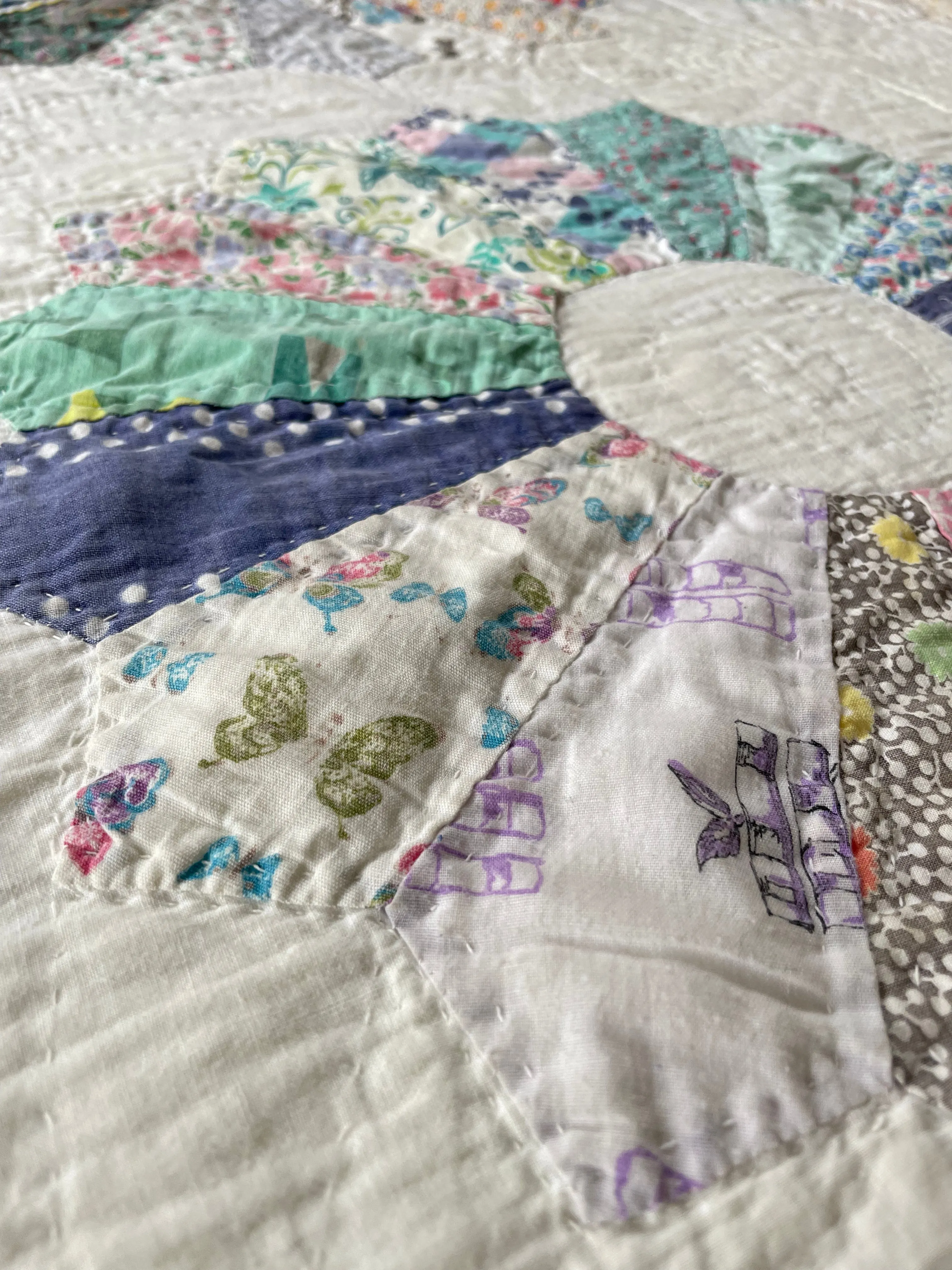 Classic 1940s Dresden Plate Vintage Quilt