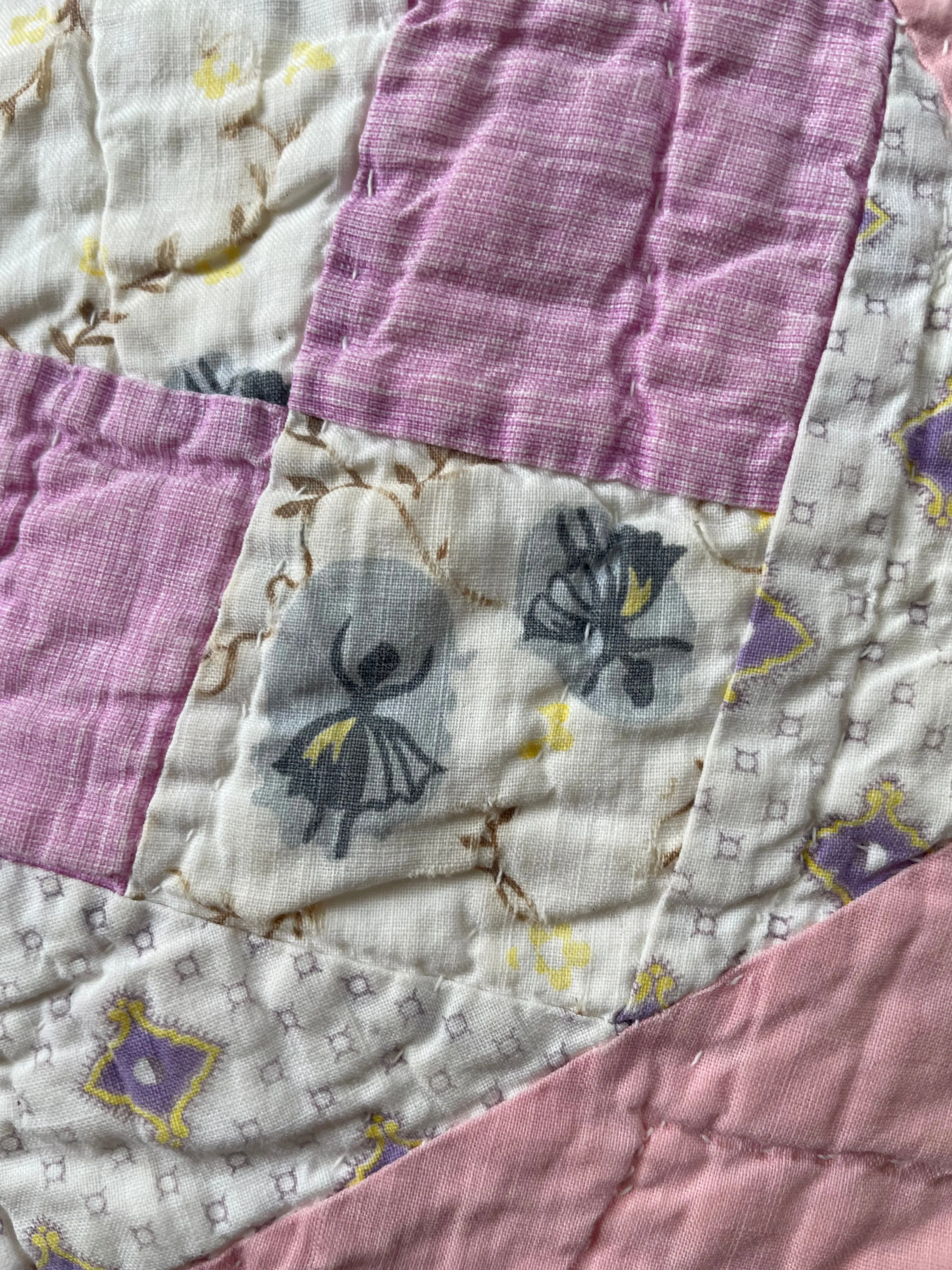 Retro Hourglass Quilt