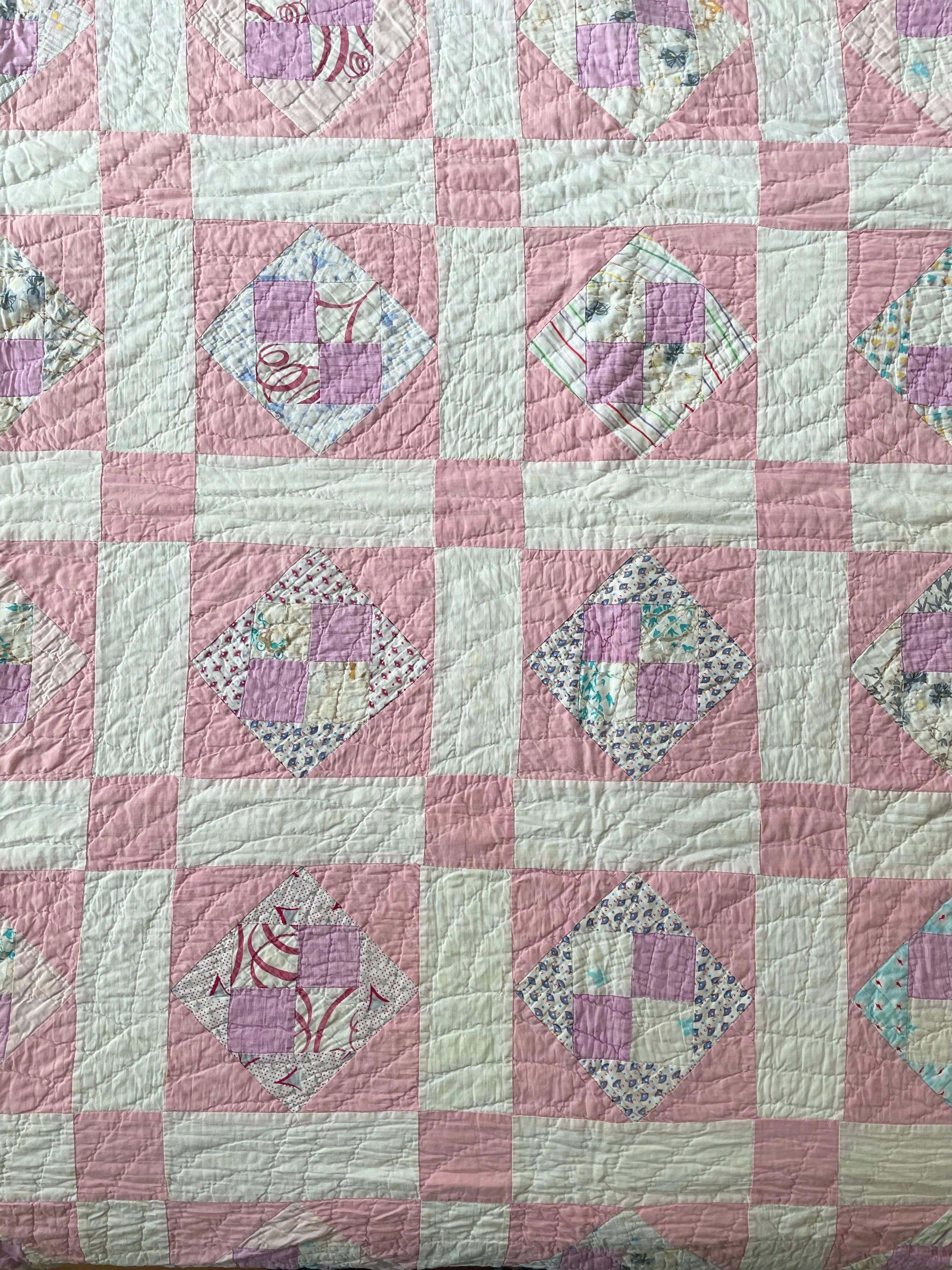 Retro Hourglass Quilt