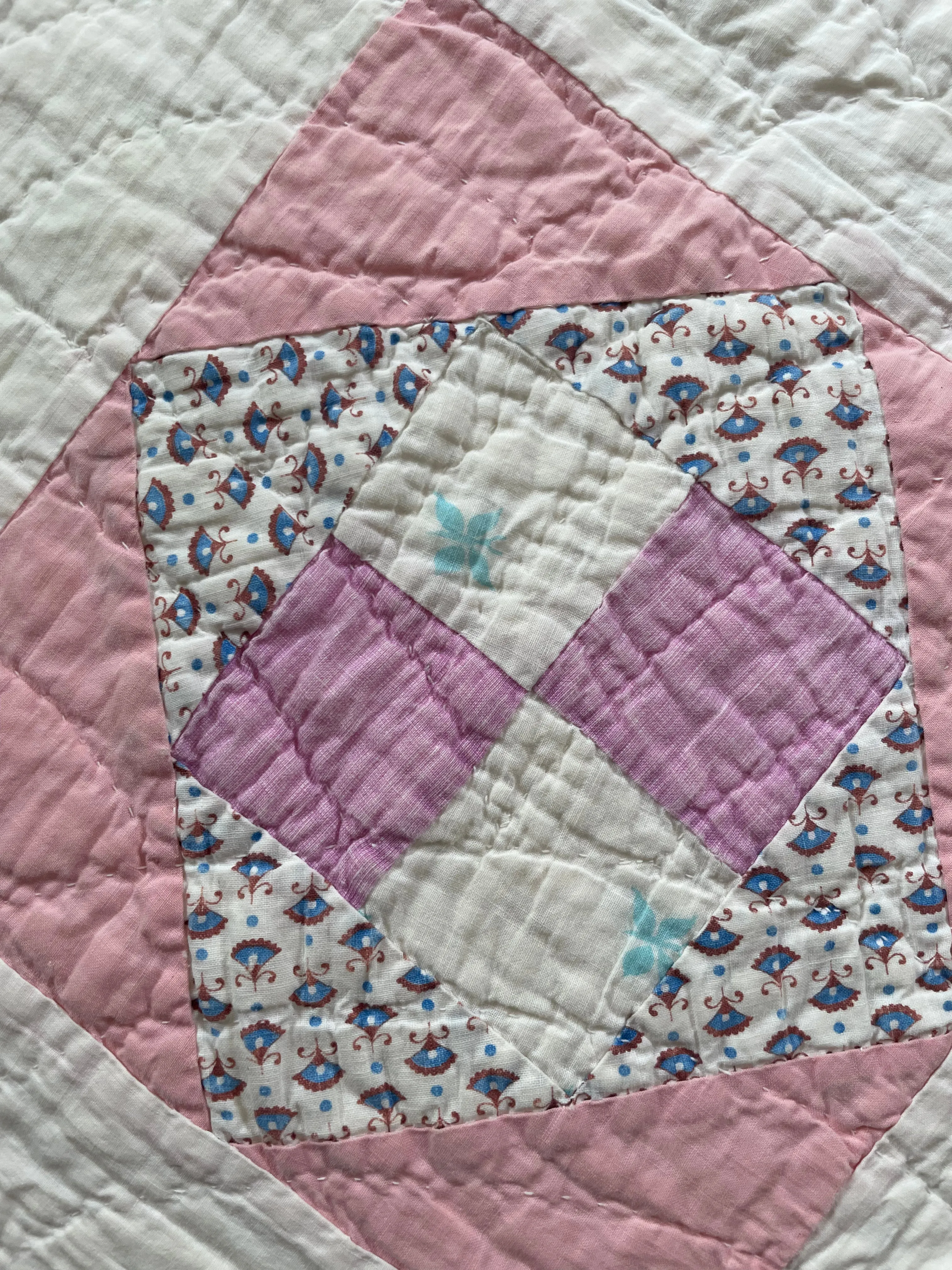 Retro Hourglass Quilt