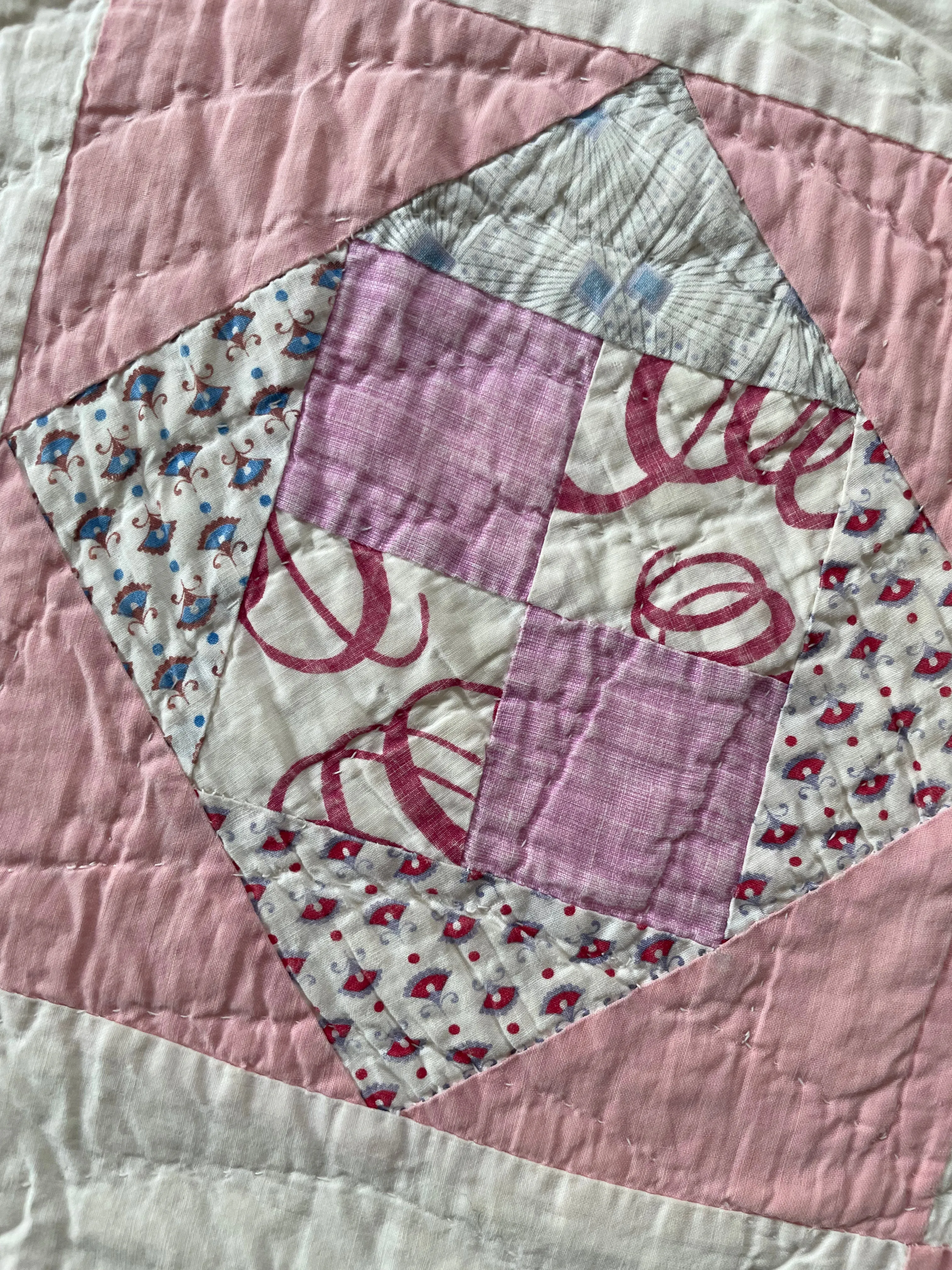 Retro Hourglass Quilt