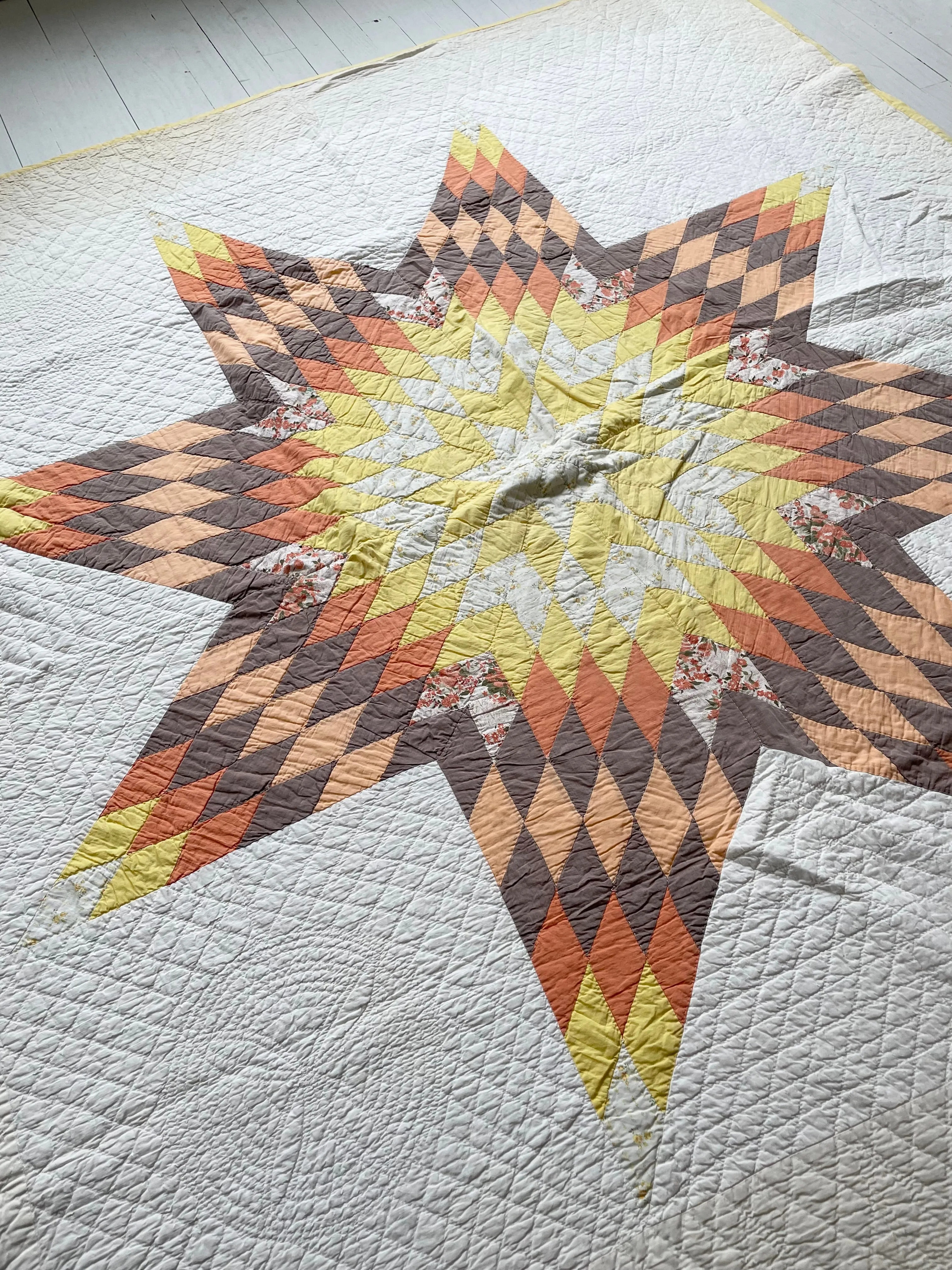 Charming Vintage Star of Bethlehem Quilt