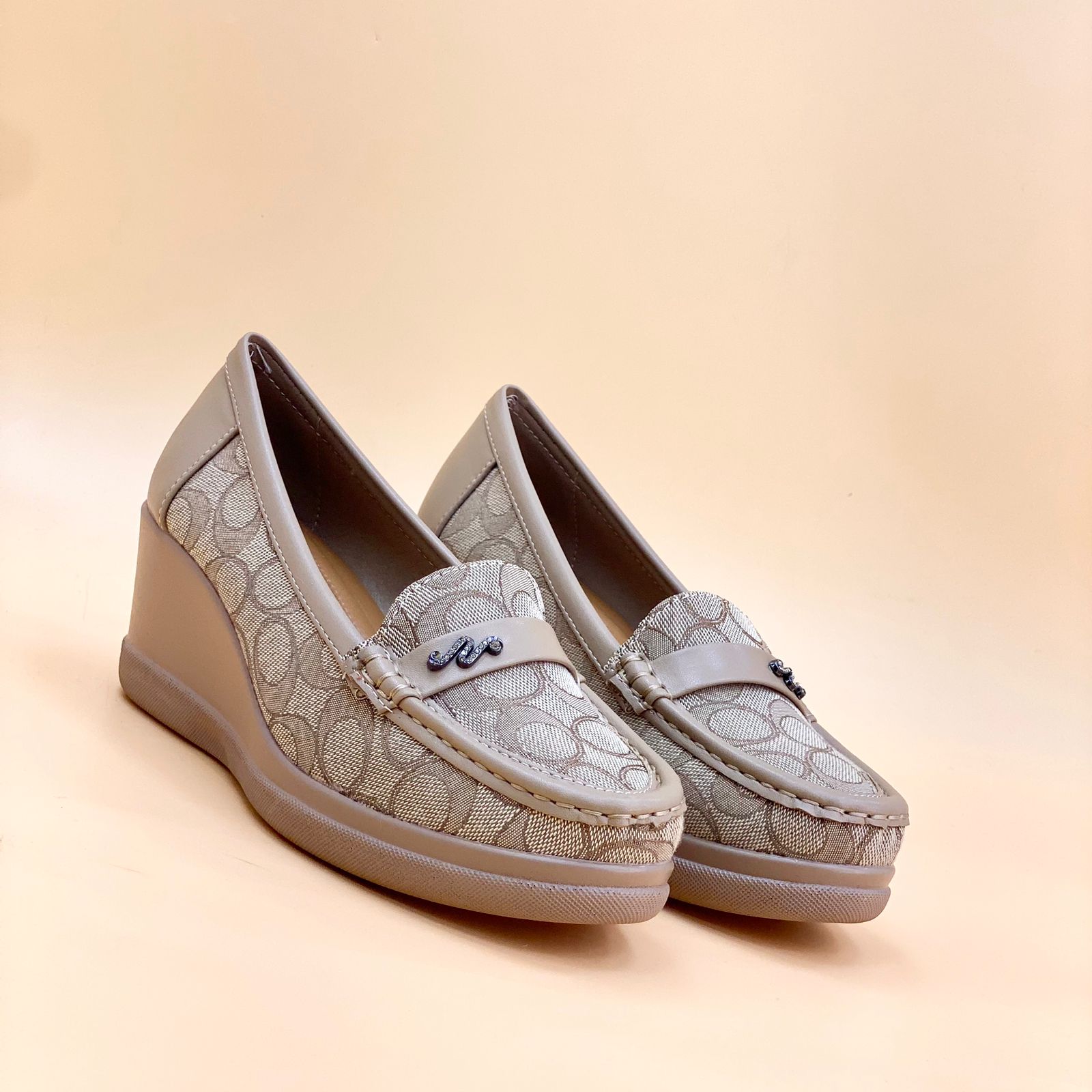 Women's Flat Shoes W715 in New Arrival Collection