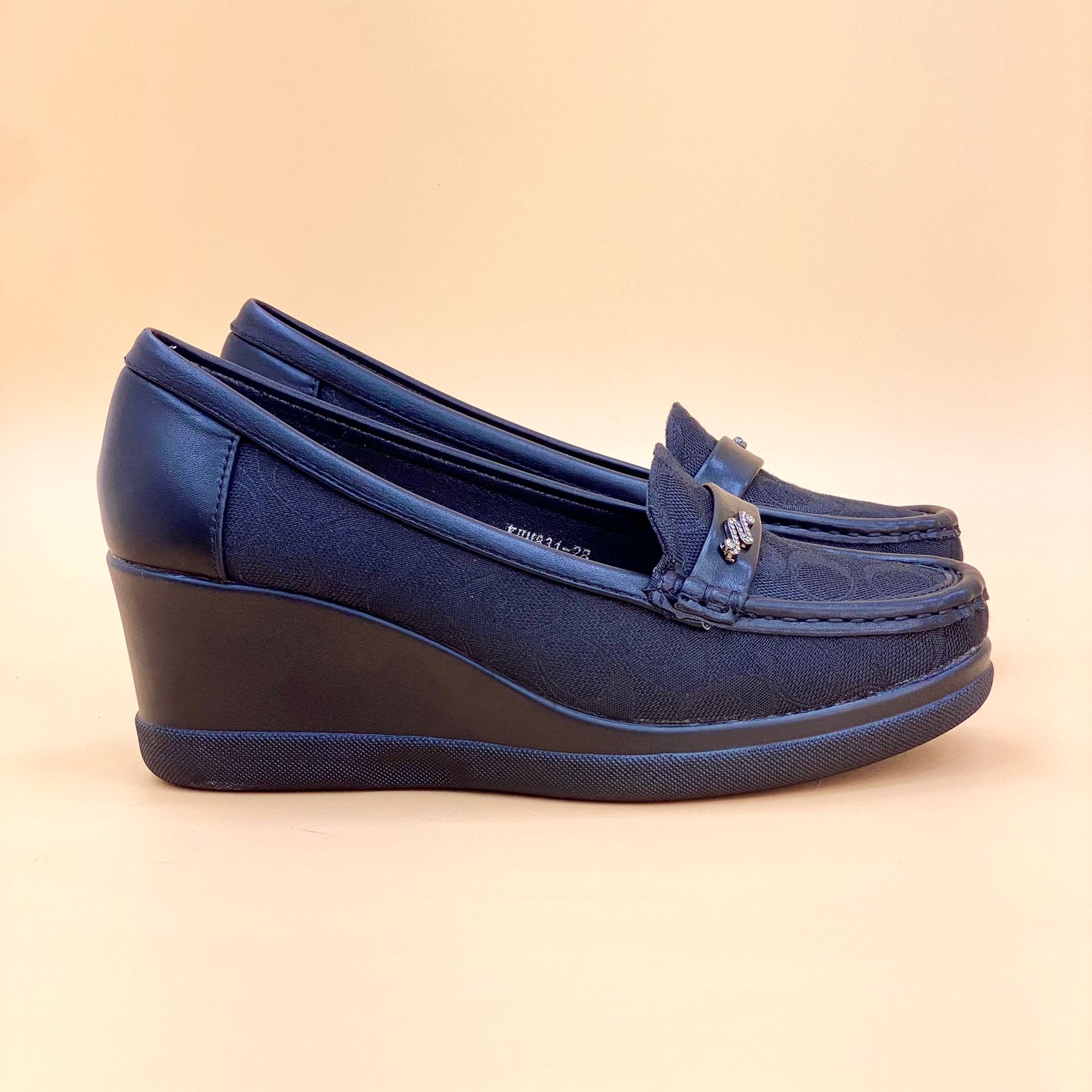 Women's Flat Shoes W715 in New Arrival Collection